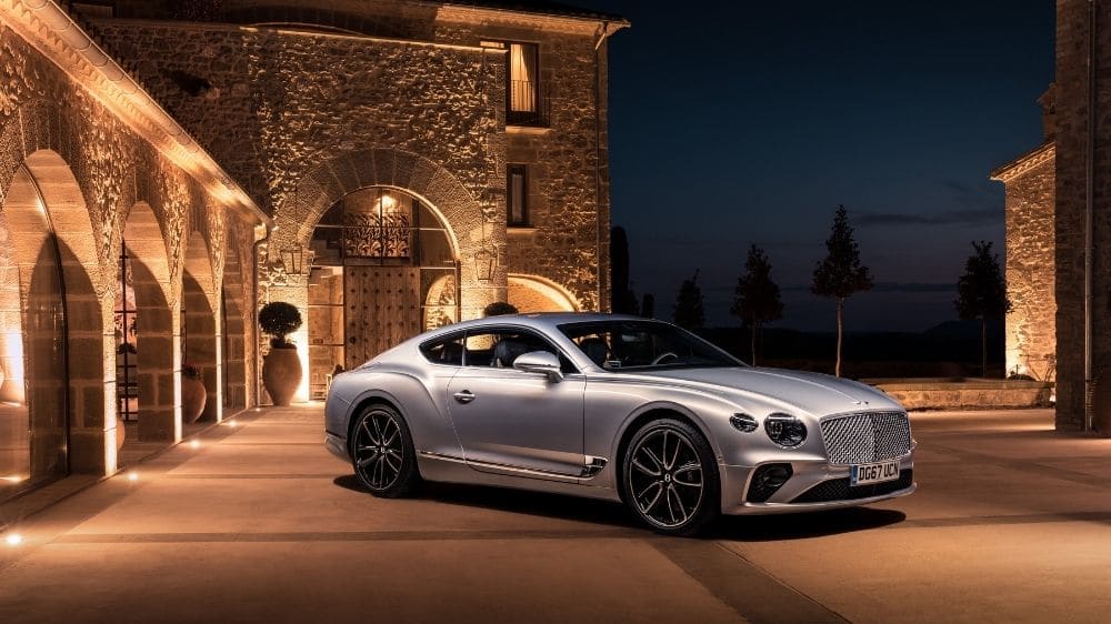 Bentley Contintental GT silber bei Nacht