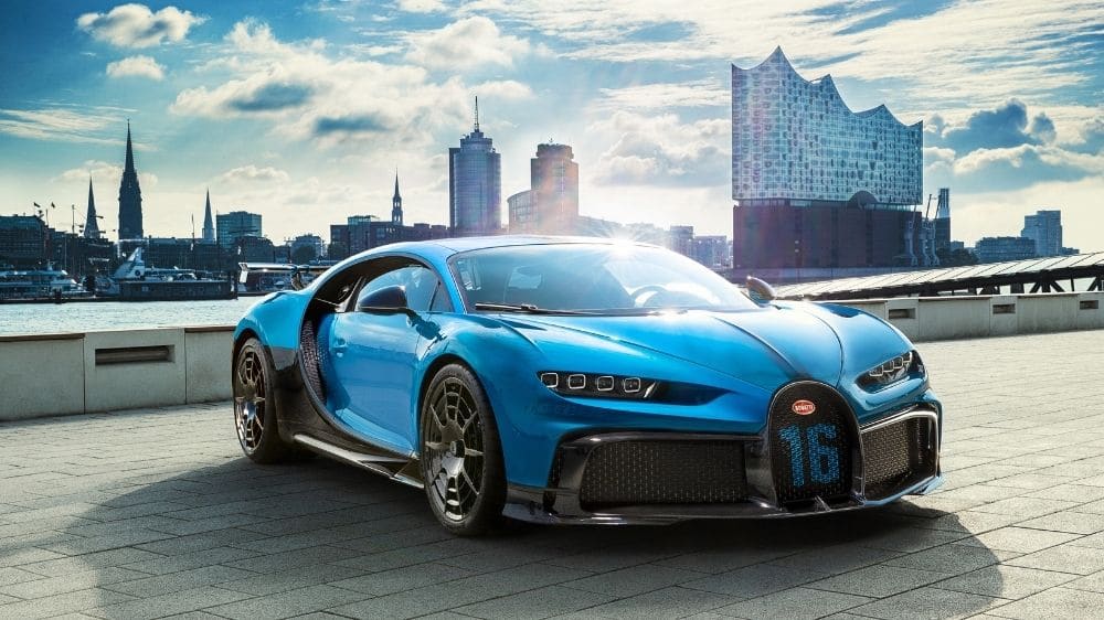 Bugatti Chiron blau von vorne