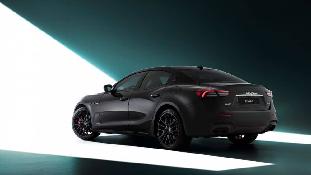 Maserati Ghibli schwarz von hinten