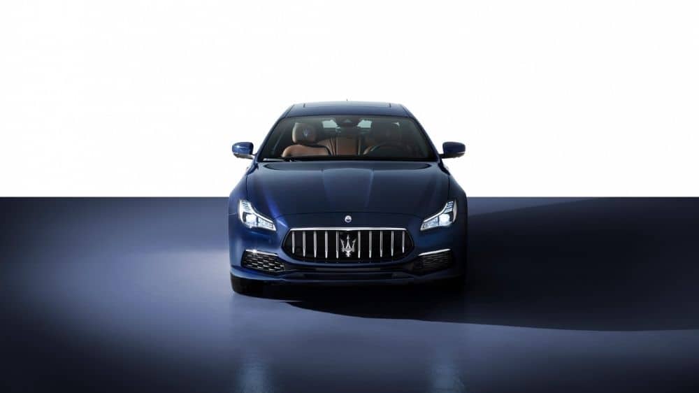 Maserati Quattroporte blau von vorn